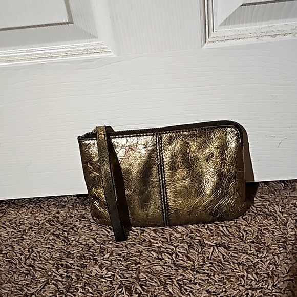 Patricia Nash Handbags - Patricia Nash Gold Leather Wristlet
